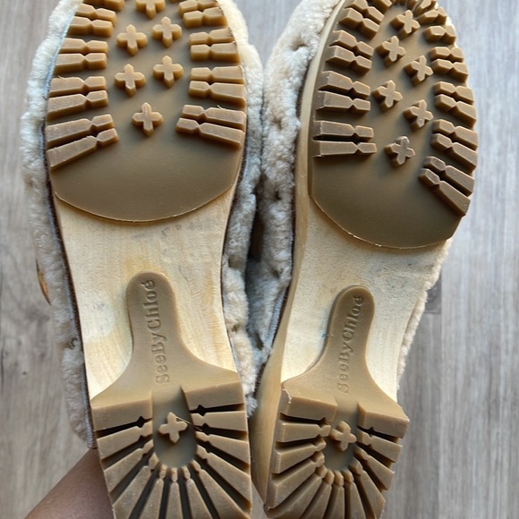 SEE BY CHLOÉ Viviane buckled shearling clogs - Picture 14 of 17